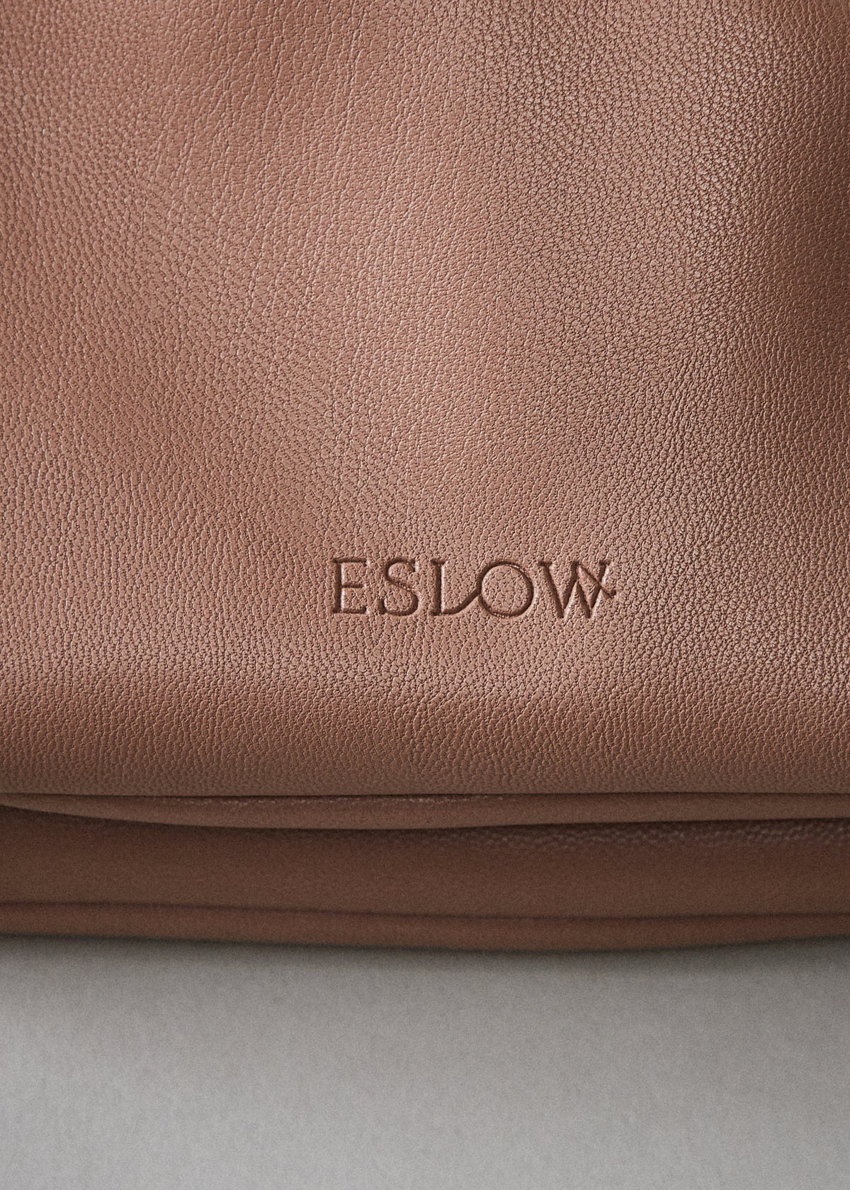 ESLOW(エスロー)ドローストリングバッグ-CAMEL | ESLOW ONLINE STORE